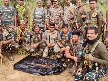 पलामू के जरदेवा पहाड़ पर पुलिस-सीआरपीएफ का सघन अभियान: माओवादियों का छुपाया हुआ हथियार बरामद