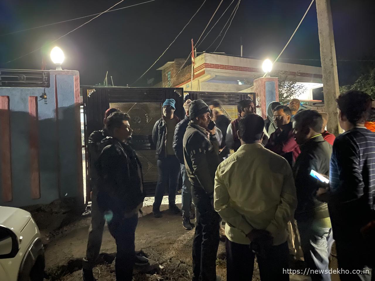 ब्रेकिंग न्यूज: कोयला कारोबारी मुकेश सिंह के घर दिनदहाड़े फायरिंग, बालूमाथ में दहशत
