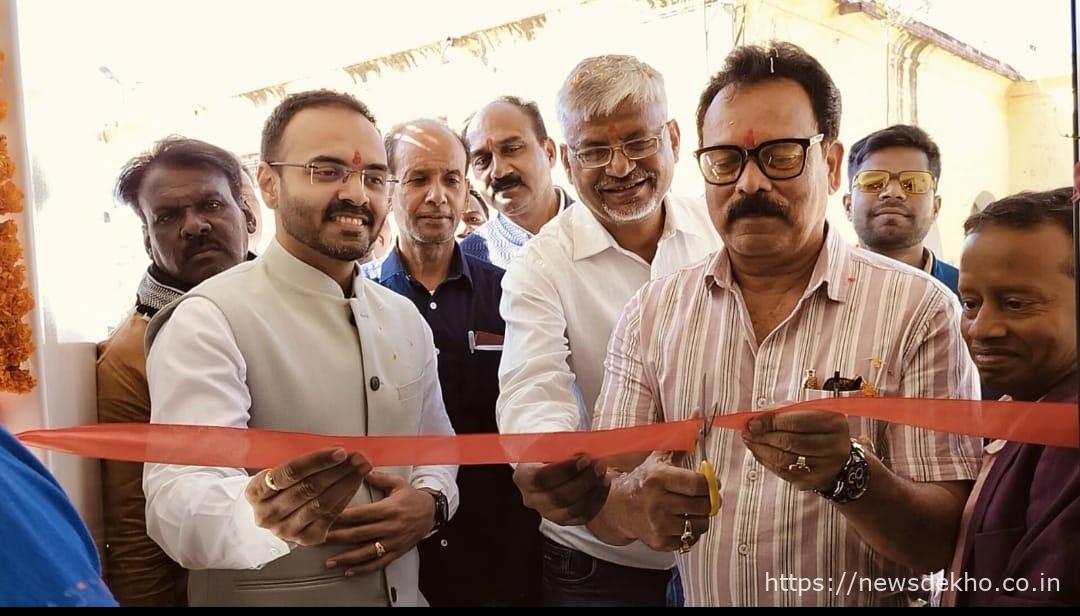लोहरदगा में झारखंड की पहली मिनी हॉस्पिटल मोबाइल वैन का शुभारंभ