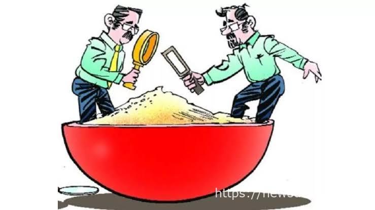 डंडई बाजार में खाद्य सुरक्षा पदाधिकारी का बड़ा छापा, एक्सपायरी उत्पाद बरामद