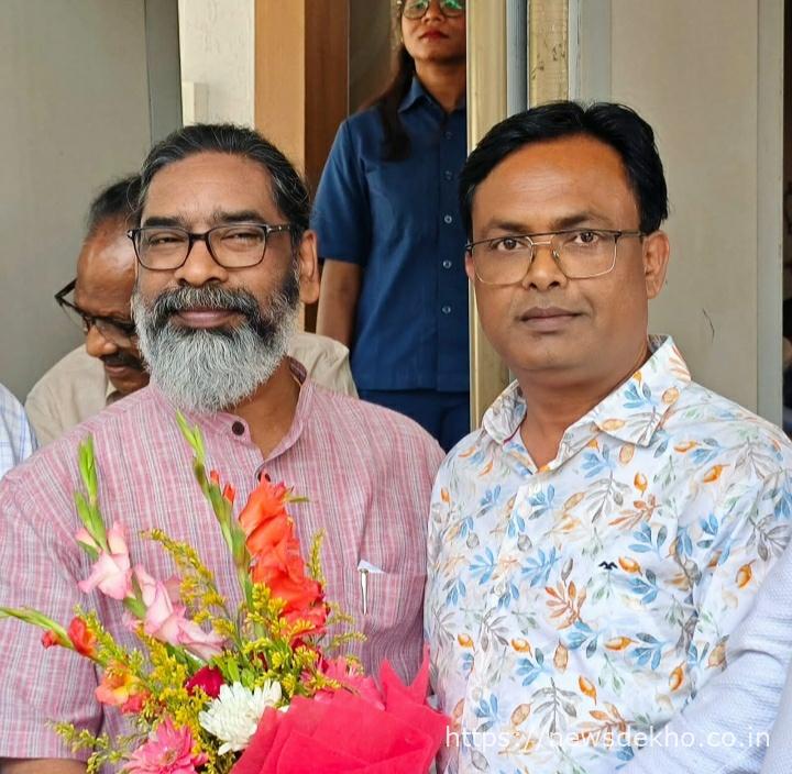 हेमंत सोरेन से मिले मदीना मस्जिद के पूर्व सदर परवेज आलम, JMM के केंद्रीय अध्यक्ष बनने पर दी बधाई