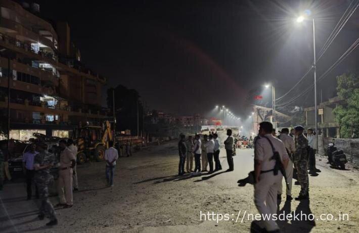 सिरमटोली फ्लाईओवर रैंप विवाद फिर भड़का, सरना मोर्चा ने दिया धरना, देर रात विरोध करने पहुंचे लोग