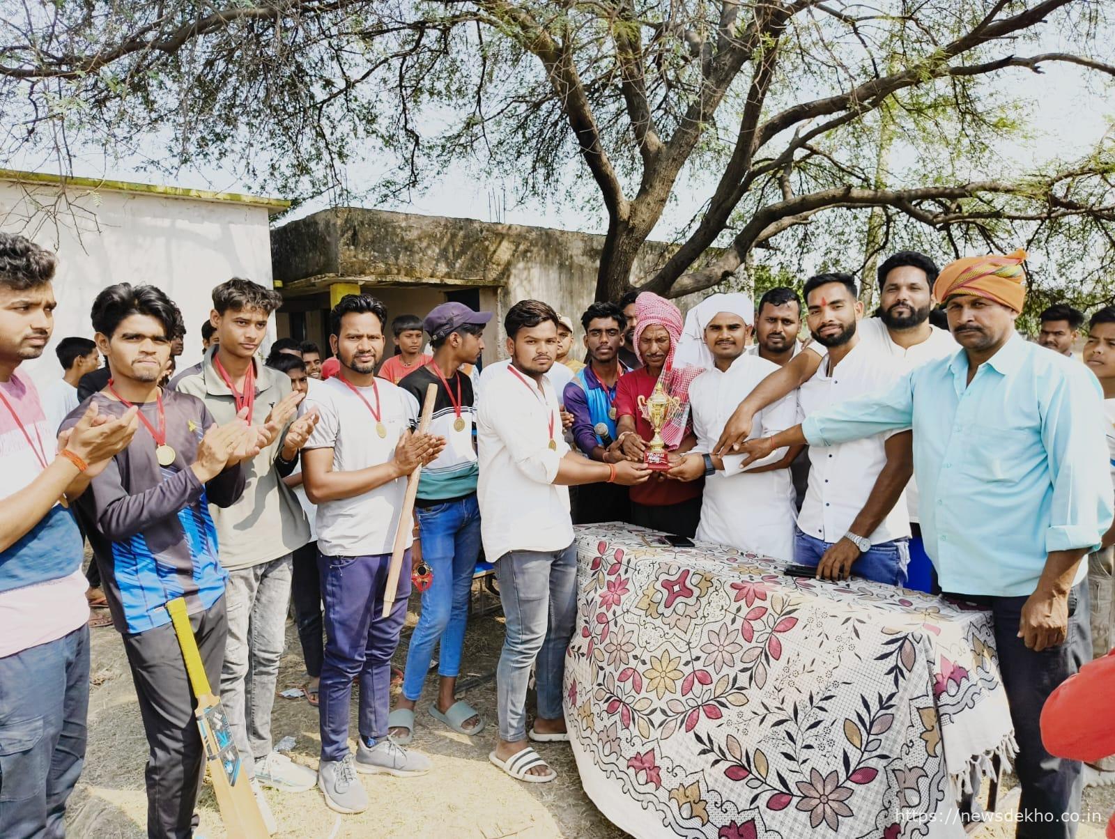 गढ़वा: गरदाहा में जूनियर प्रीमियर लीग का फाइनल मुकाबला संपन्न, गोसांग बनी विजेता