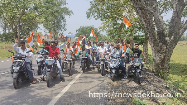 बसिया में तिरंगा यात्रा : भारतीय सेना के सम्मान में गूंजा राष्ट्रगान