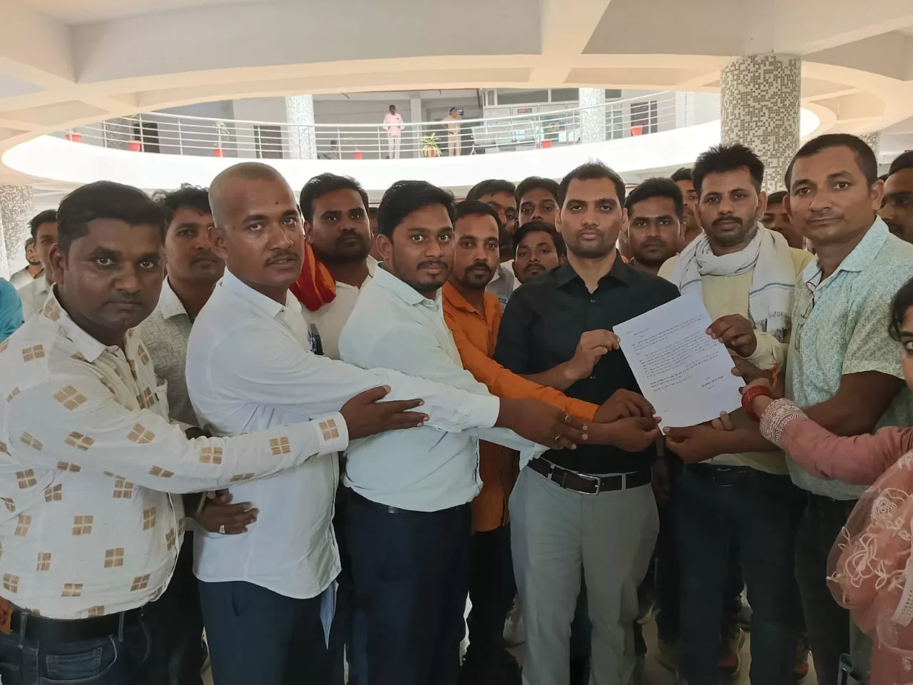 पंचायत भवन में पंचायत स्तर के सभी ऑनलाइन कार्य हों निष्पादित : प्रज्ञा केंद्र संचालकों की मांग