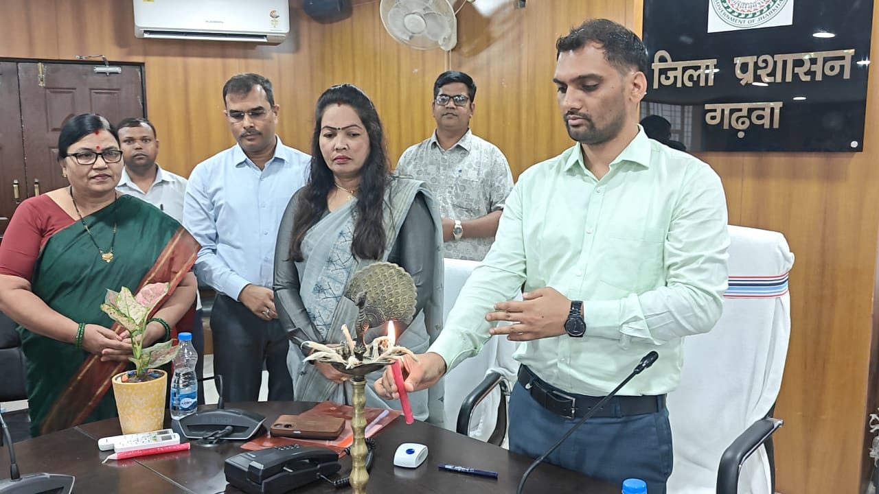 गढ़वा में महिला पंचायत प्रतिनिधियों के लिए नेतृत्व प्रशिक्षण कार्यशाला आयोजित — सशक्त पंचायत नेत्री अभियान के तहत हुआ आयोजन