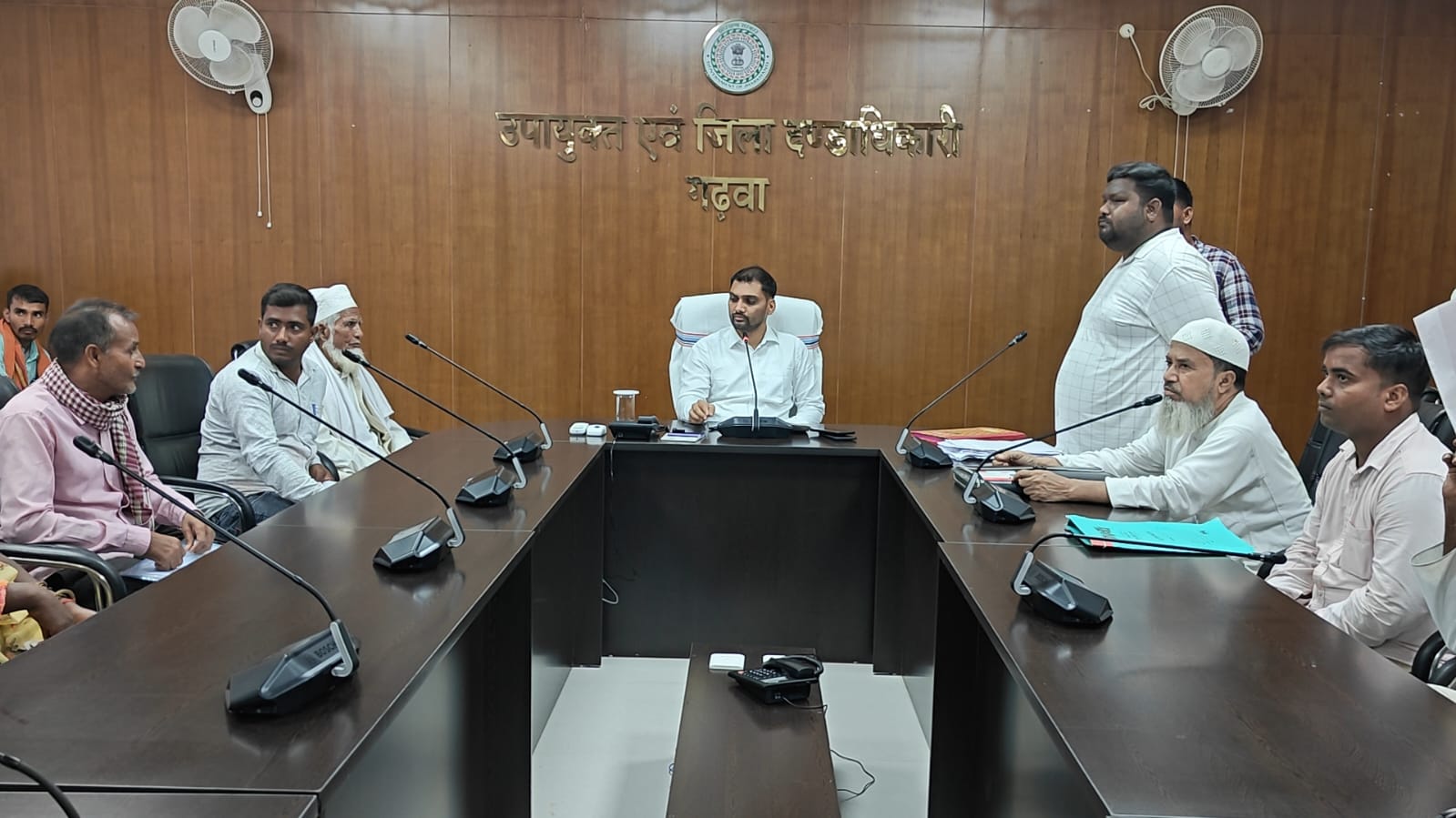 समाहरणालय सभागार में आयोजित जनता दरबार में उठीं जनता की समस्याएं, उपायुक्त ने दिए त्वरित समाधान के निर्देश