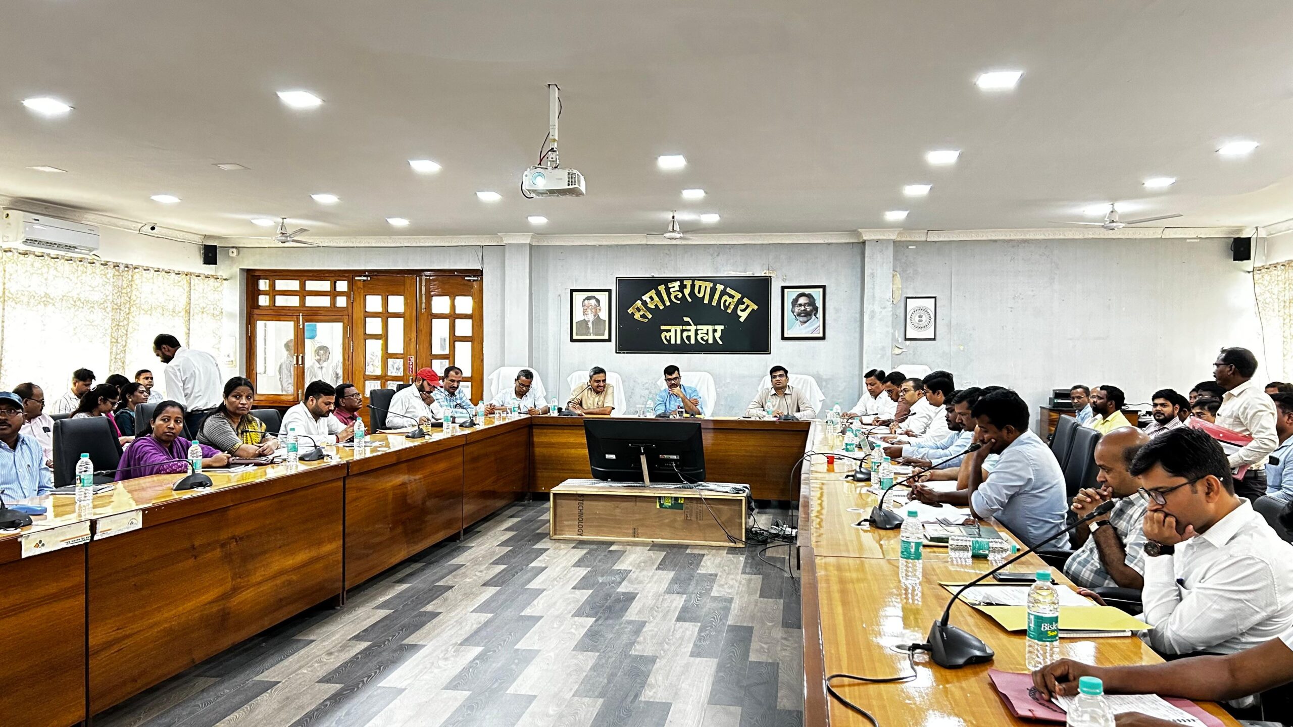 जिला समन्वय समिति बैठक में योजनाओं की गहन समीक्षा, विकास कार्यों में तेजी पर जोर