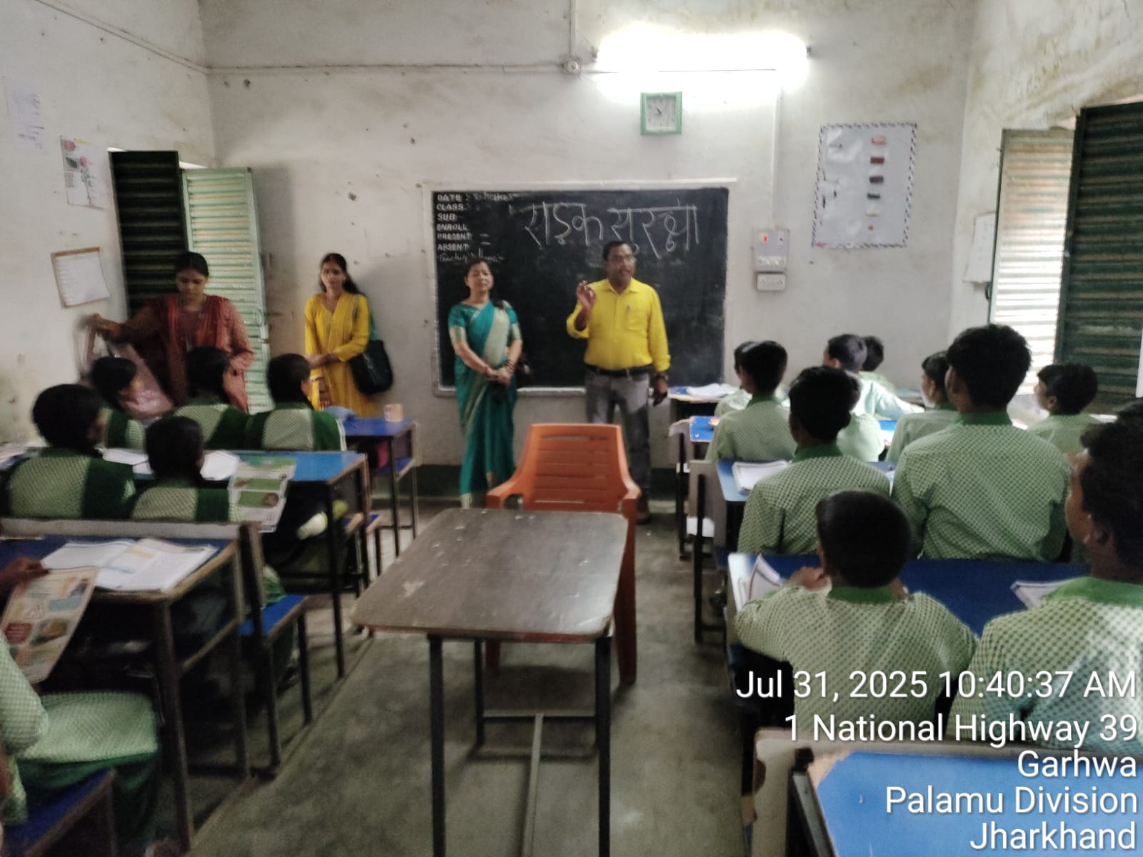 गढ़वा में छात्रों को सिखाए गए सड़क सुरक्षा के नियम, हिट एंड रन और गुड सेमेरिटन पर भी दी जानकारी
