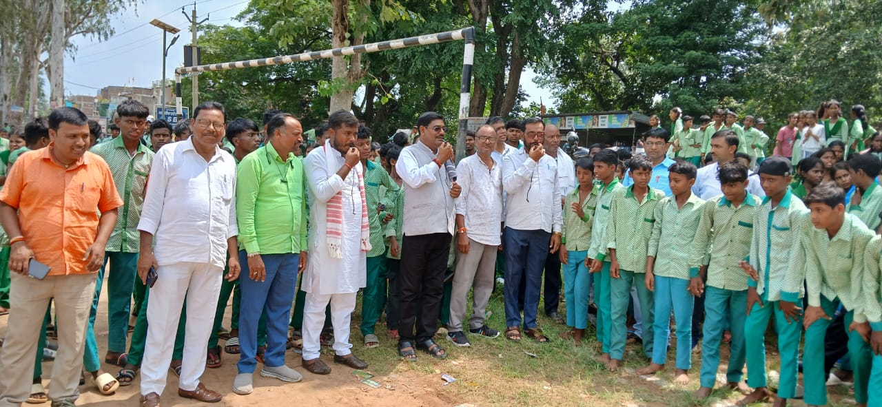 खेलो झारखंड के तहत मनिका में खेलकूद प्रतियोगिता में छात्रों ने दिखाया उत्साह