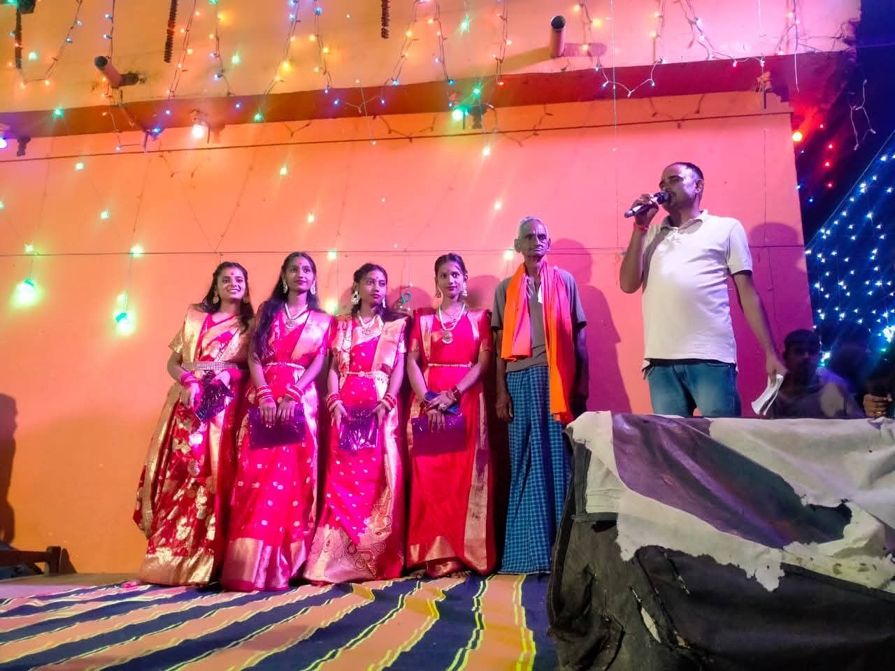 बगोदर में दुर्गा पूजा के अवसर पर बच्चों ने दिखाया हुनर, डांस प्रतियोगिता में मचा धमाल