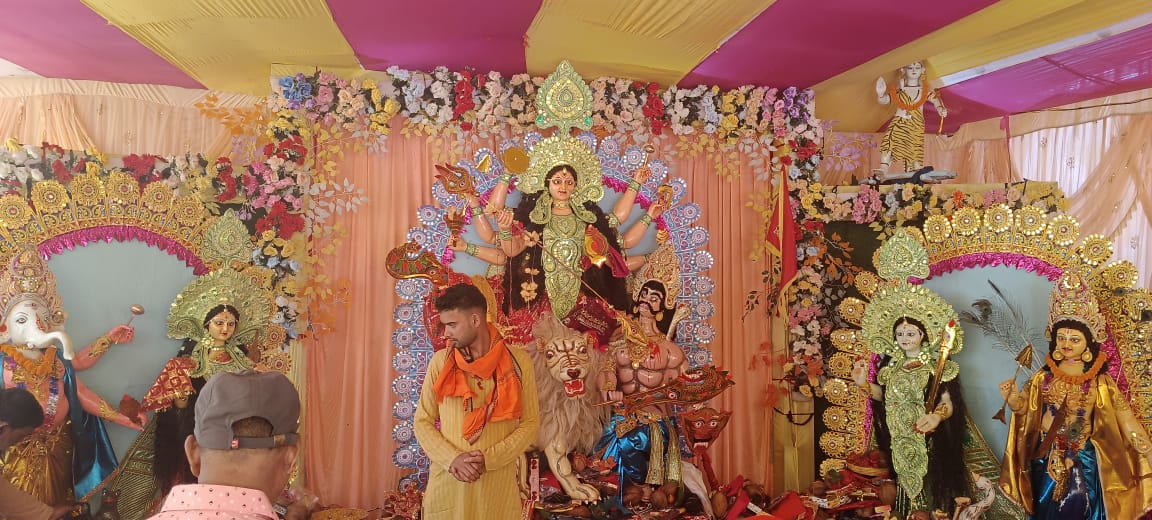 महुआडांड़ में नवरात्र पर भक्ति और उत्सव का अद्भुत संगम, बेलबरण पूजा और माता रानी के पट खुले
