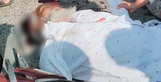 गिरिडीह में मालवाहक ट्रक ने स्कूटी को मारी जोरदार टक्कर, पति-पत्नी गंभीर रूप से घायल