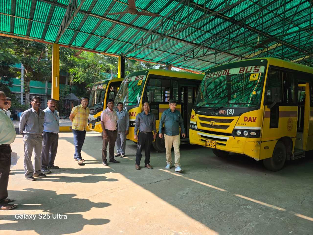 गिरिडीह में स्कूल बसों की सुरक्षा की हुई सघन जांच: विद्यार्थियों की सुरक्षा पर जिला परिवहन विभाग सख्त