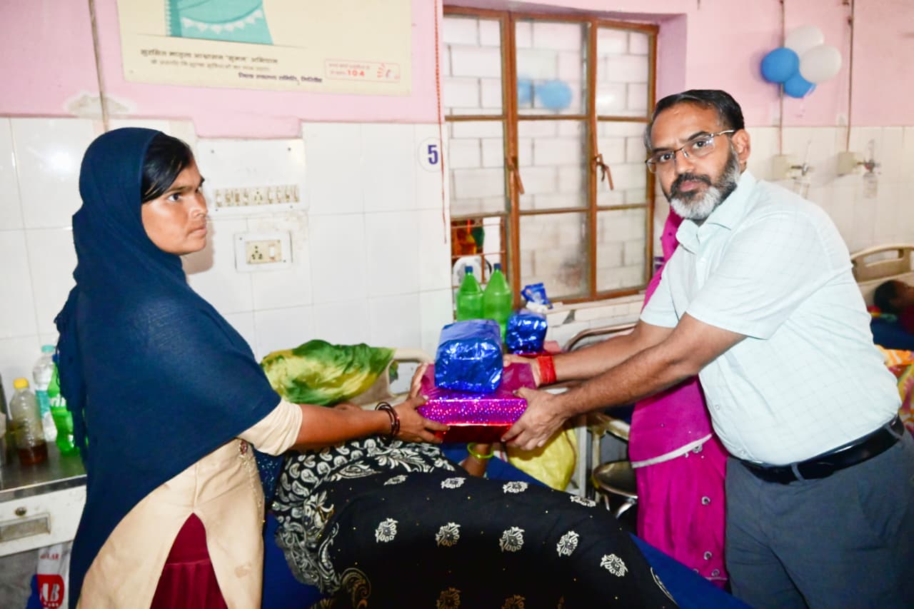 गर्ल्स डे पर जिला उपायुक्त रामनिवास यादव ने मातृत्व शिशु अस्पताल का किया निरीक्षण
