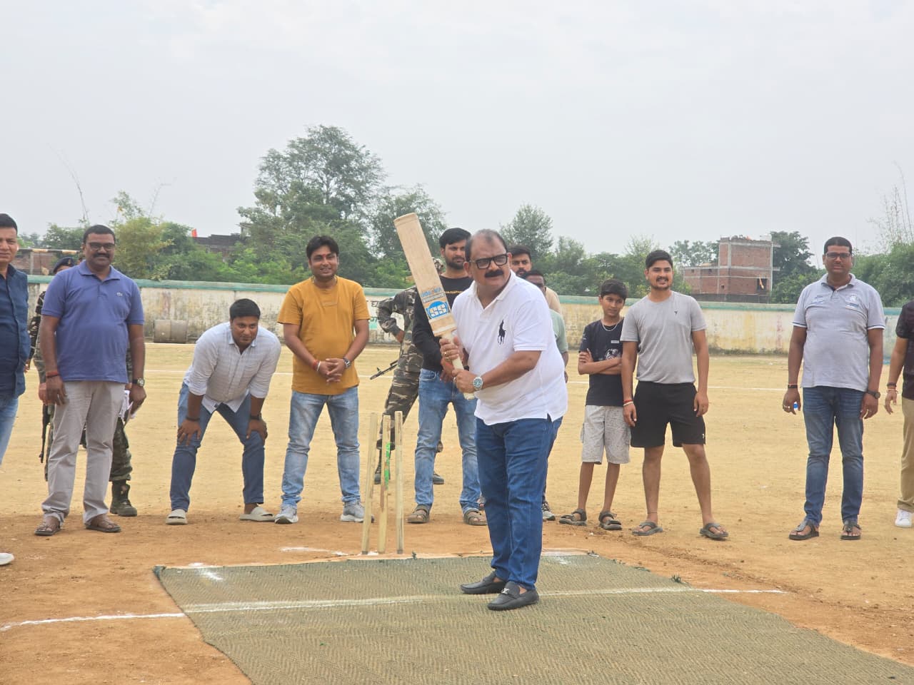 गढ़वा जिला क्रिकेट लीग का उद्घाटन पूर्व मंत्री मिथिलेश ठाकुर ने किया, खेल प्रतिभा को प्रोत्साहन देने का संदेश