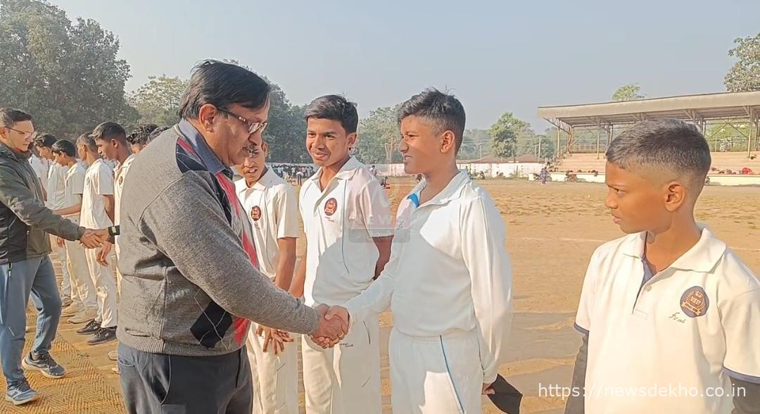 सिमडेगा अंडर-16 क्रिकेट लीग की धमाकेदार शुरुआत, पहले ही दिन स्क्वॉड क्लब ने 1 रन से जीती रोमांचक भिड़ंत