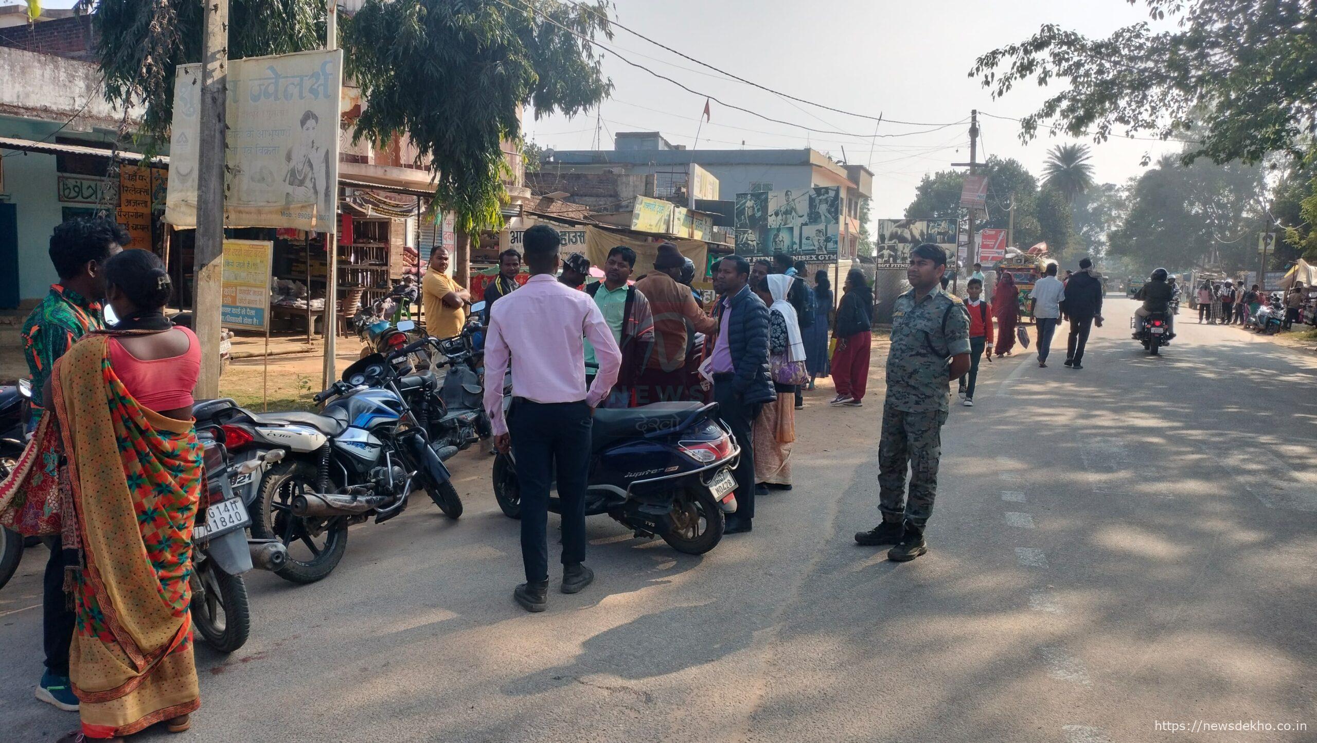 चैनपुर चौक पर वाहन चेकिंग अभियान में 45 ड्राइवरों को काउंसलिंग और 82 हजार का चालान