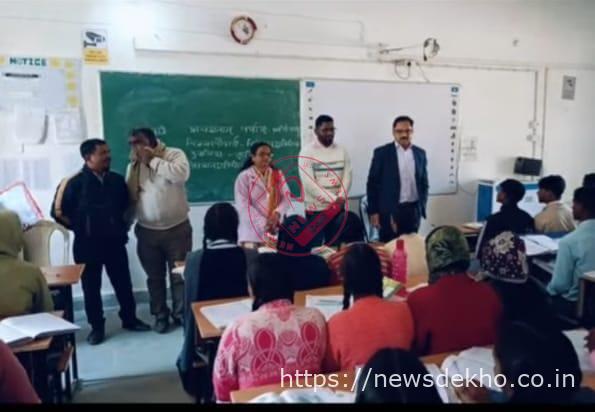 मैट्रिक और इंटर परीक्षा को लेकर प्रशासन सख्त, एसएस प्लस टू हाई स्कूल घाघरा का औचक निरीक्षण