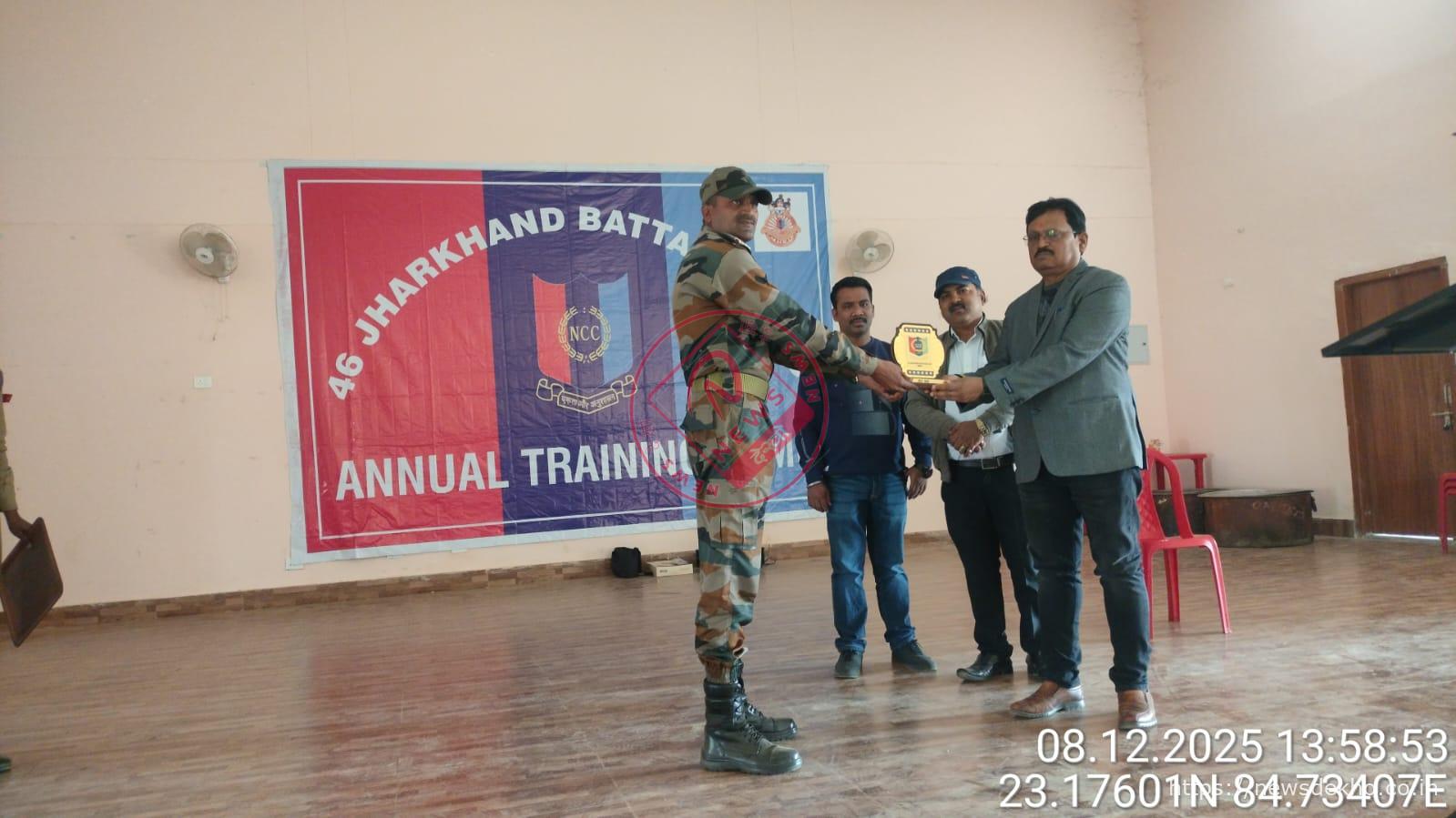 सड़क सुरक्षा पर गुमला में भव्य जागरूकता अभियान, DTO ज्ञान शंकर जायसवाल ने 375 NCC कैडेट्स को दिलाई नियम पालन की शपथ