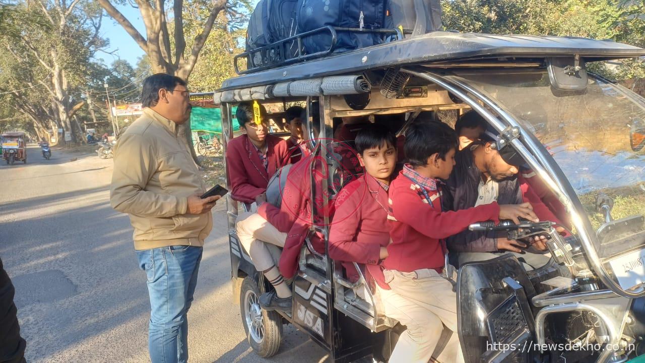 गुमला में सड़क सुरक्षा अभियान में सख्त कार्रवाई, टेंपो–टोटो सहित दो वाहन जप्त