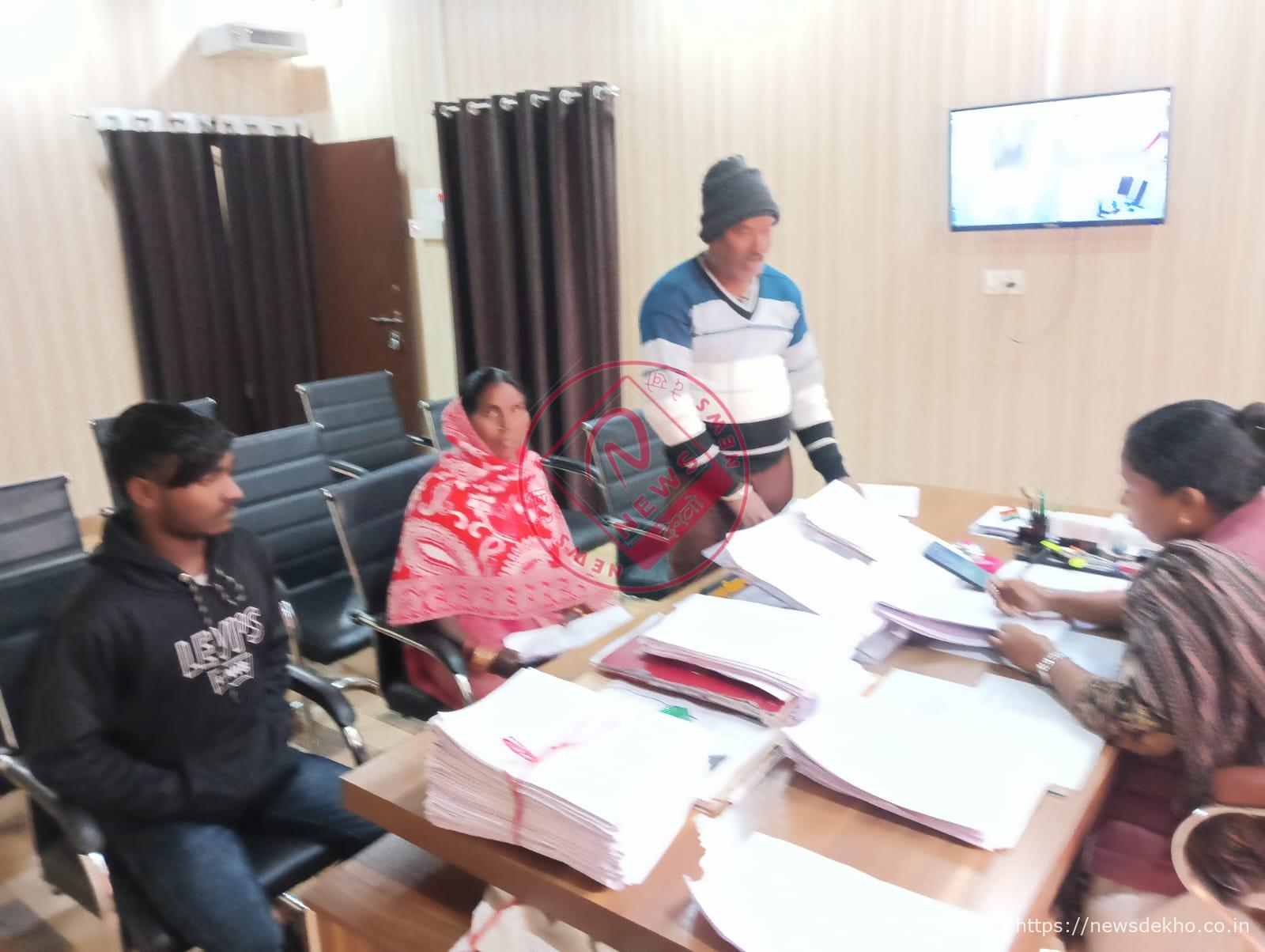 बरवाडीह में साप्ताहिक जनता दरबार का आयोजन, 16 मामलों का मौके पर त्वरित निपटारा