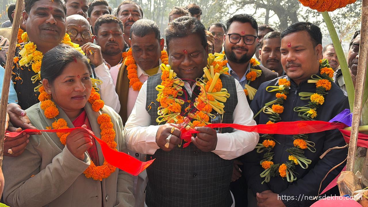 मनिका में पलाश दीदी कैफे की शुरुआत, छात्रों और आमजन को सस्ता व पौष्टिक भोजन का नया विकल्प