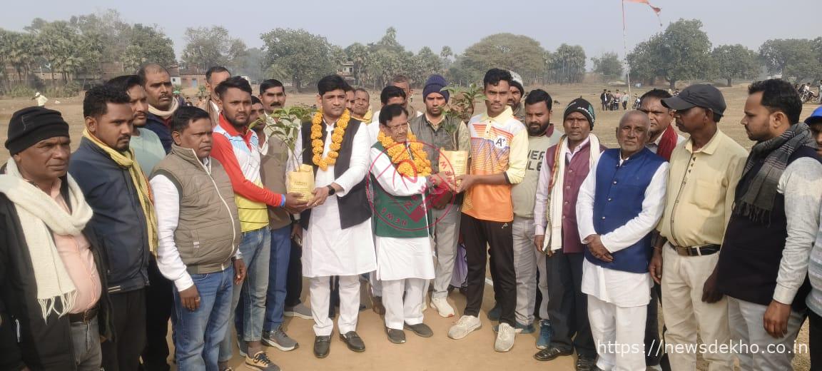 चिरू प्रीमियर लीग सीजन 18 का भव्य आगाज, उद्घाटन मुकाबले में डुमरी की शानदार जीत