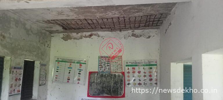 सरकारी उदासीनता से जर्जर हुआ तोलरा का आंगनबाड़ी भवन, बच्चों की सुरक्षा पर मंडरा रहा खतरा