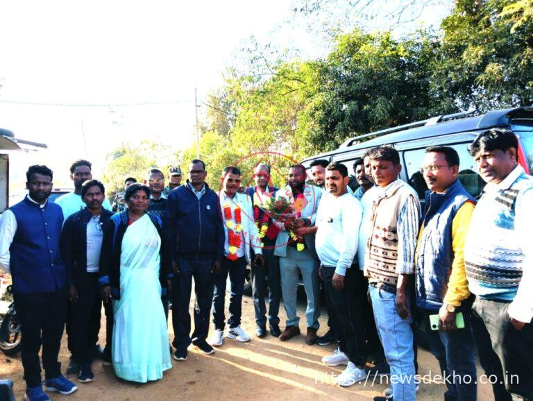 झामुमो कार्यकर्ताओं ने कुरडेग में विधायक सुदीप गुड़िया का किया भव्य स्वागत, संगठन को बताया पार्टी की असली ताकत
