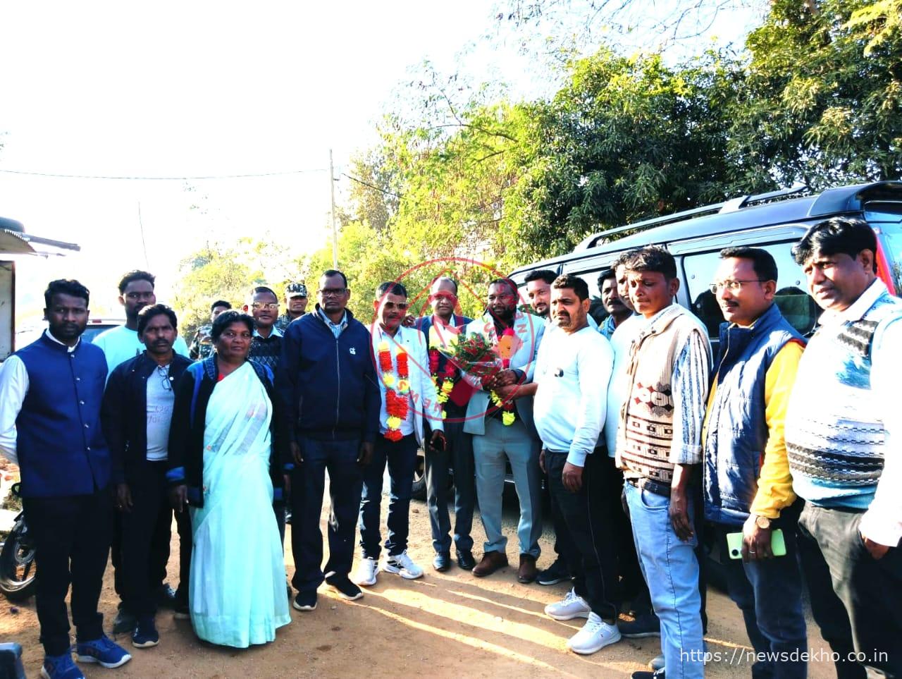 झामुमो कार्यकर्ताओं ने कुरडेग में विधायक सुदीप गुड़िया का किया भव्य स्वागत, संगठन को बताया पार्टी की असली ताकत