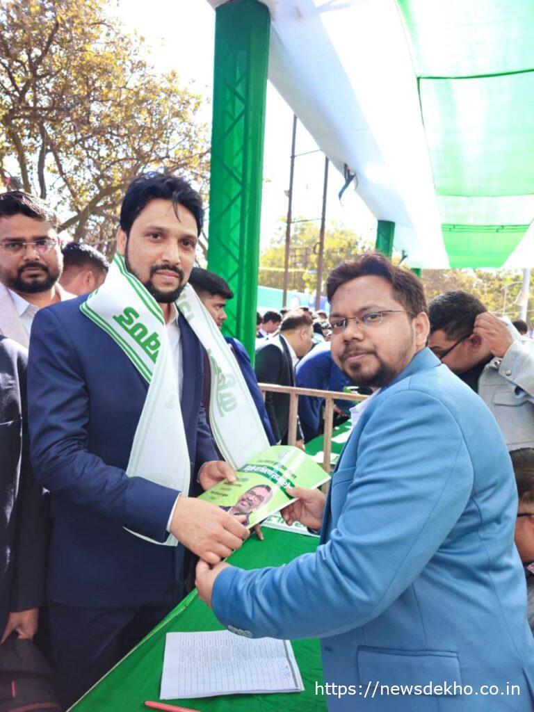 मुख्यमंत्री के हाथों नियुक्ति पत्र मिलने से विश्वजीत प्रताप सिंह बने सर्किल इंस्पेक्टर, विशुनपुरा में खुशी की लहर