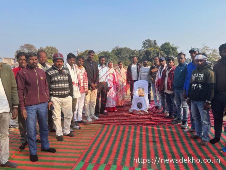 कृषि फार्म चंदवा में खरसावां गोलीकांड के शहीदों को श्रद्धांजलि, काला दिवस के रूप में किया गया स्मरण