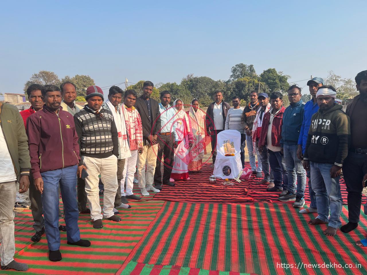 कृषि फार्म चंदवा में खरसावां गोलीकांड के शहीदों को श्रद्धांजलि, काला दिवस के रूप में किया गया स्मरण