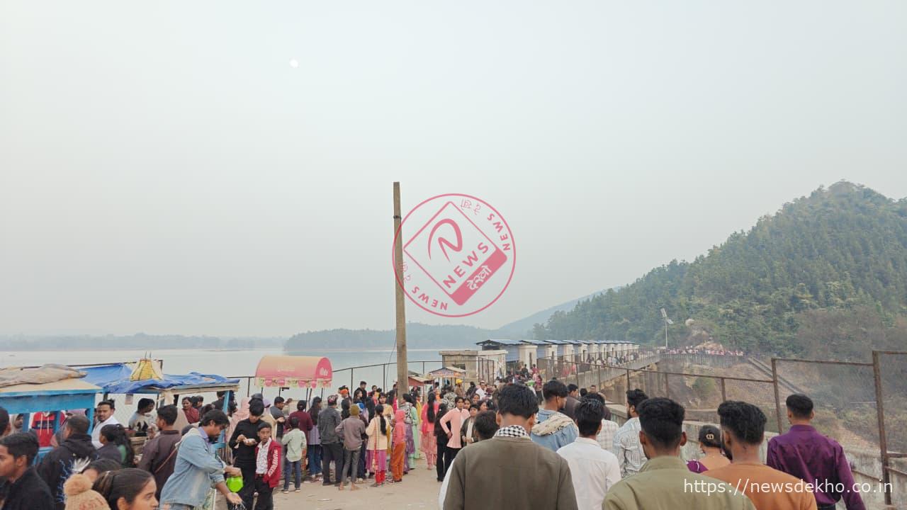 नववर्ष 2026 के जश्न में सिमडेगा के पर्यटन स्थल रहे गुलजार, प्रकृति की गोद में उमड़ा सैलाब