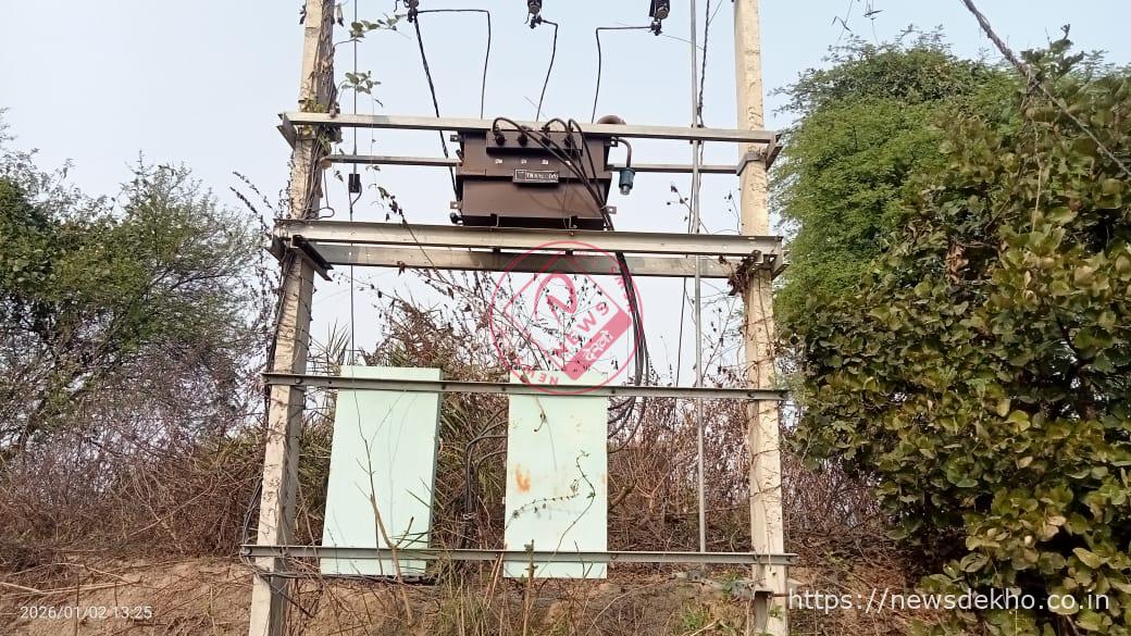 हुसैनाबाद के लंगरकोट गांव में एक माह से अंधेरा, ट्रांसफार्मर जलने से ठप बिजली आपूर्ति