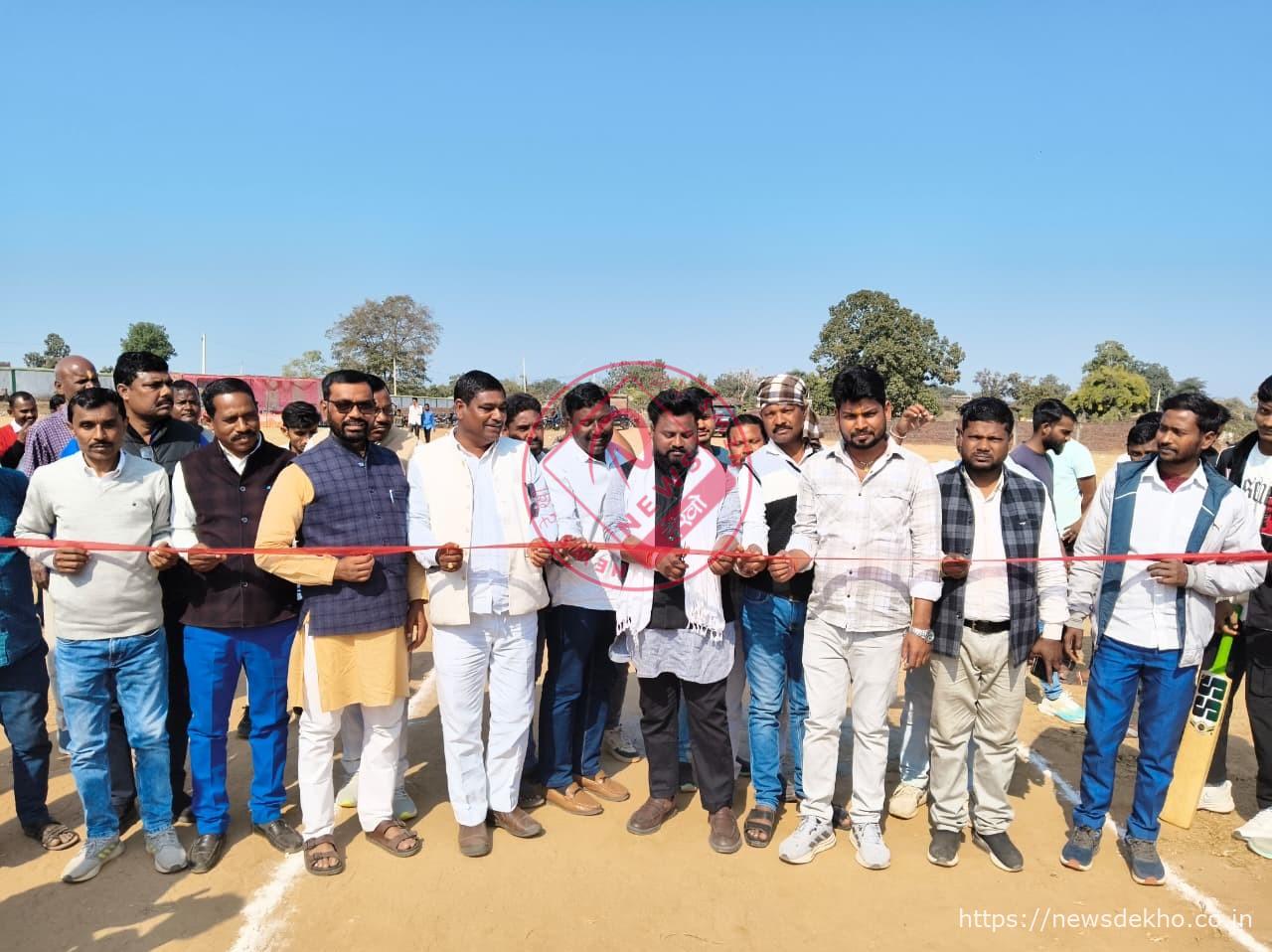 बरवैया में बिरसा मुंडा क्रिकेट टूर्नामेंट 2026 का रंगारंग आगाज, खामडीह ने पहले मुकाबले में दर्ज की जीत