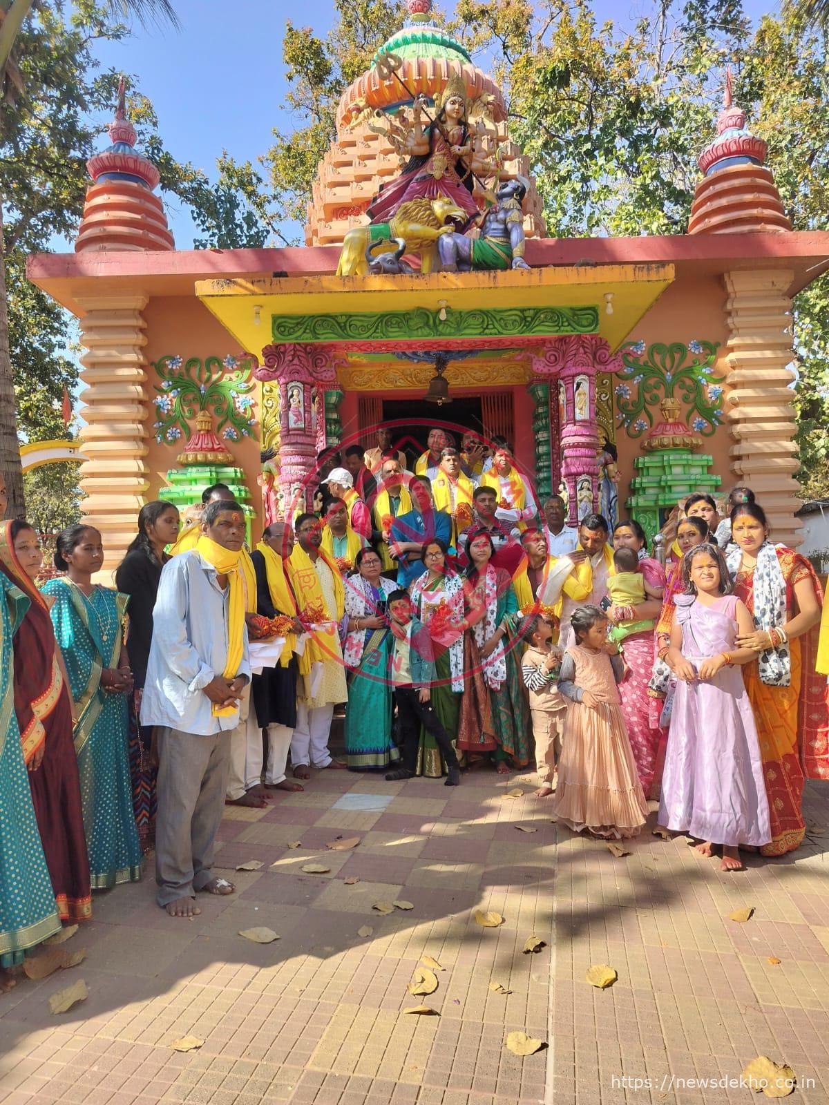 वनदुर्गा शिव मंदिर में ज्योतिष आचार्य संजय मिश्रा के नेतृत्व में भव्य रुद्राभिषेक, नवनियुक्त शिक्षकों का हुआ सम्मान