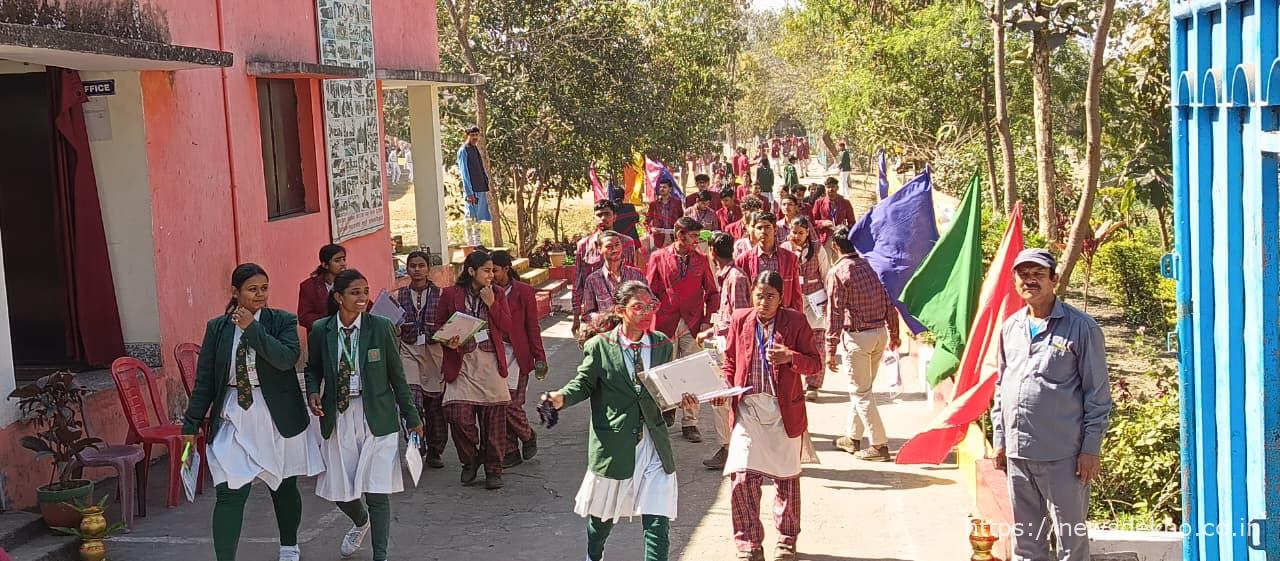 खलारी के दोनों परीक्षा केंद्रों पर शांतिपूर्ण माहौल में संपन्न हुई सीबीएसई 10वीं गणित की बोर्ड परीक्षा, 251 परीक्षार्थी हुए शामिल