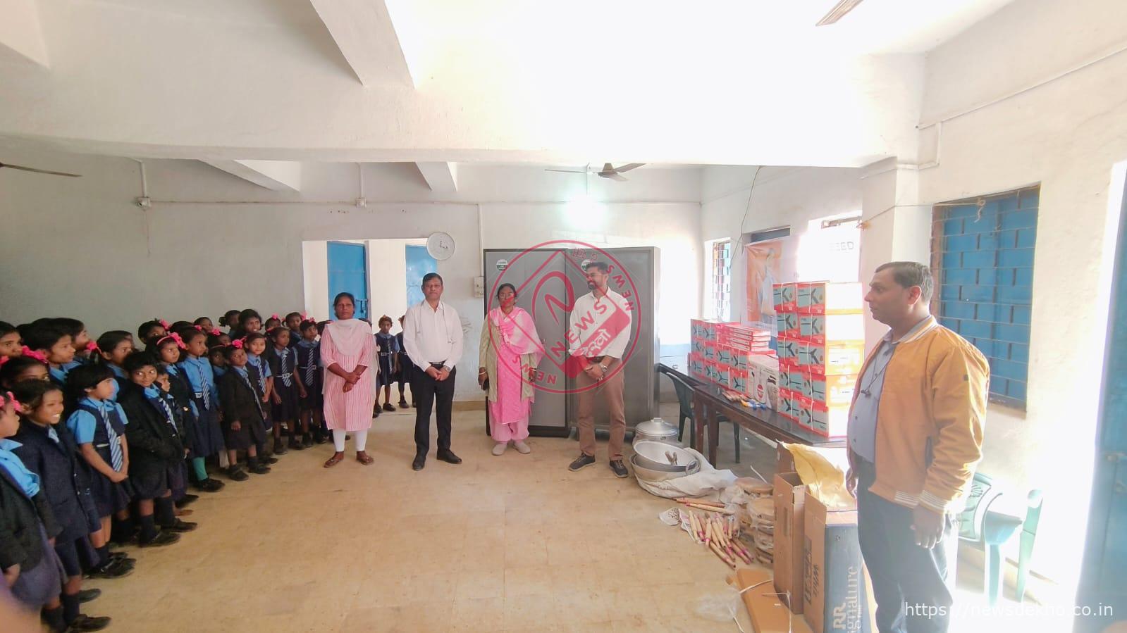 सीएसआर के तहत आईडीबीआई बैंक ने सेवई आवासीय बालिका विद्यालय को दी आवश्यक सामग्री