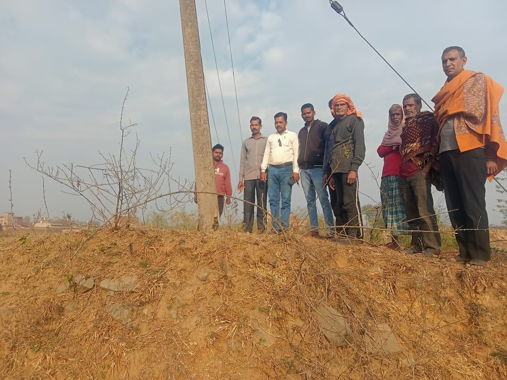 रांगामाटी के यादव टोला में जर्जर बिजली पोल से हादसे की आशंका, यूनियन अध्यक्ष ने विभाग से की त्वरित कार्रवाई की मांग