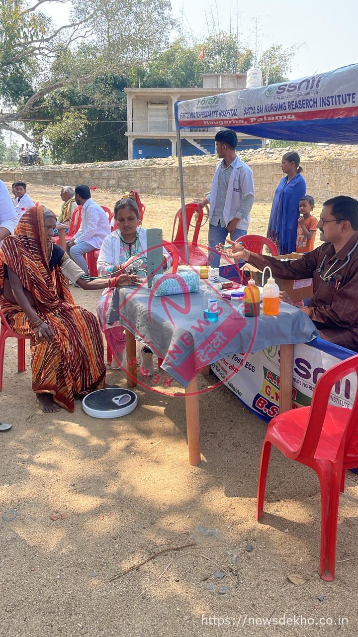पड़वा के सिक्का कला गांव में फोर्टिस मल्टीस्पेशलिटी हॉस्पिटल का मेगा स्वास्थ्य शिविर, सैकड़ों ग्रामीणों को मिला मुफ्त उपचार