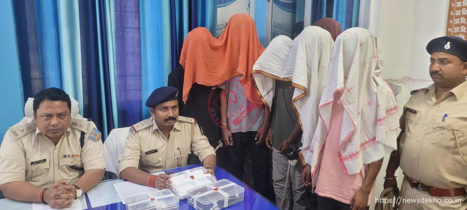 पिपरवार पुलिस की सख्त कार्रवाई से टीपीसी को बड़ा झटका पांच उग्रवादी गिरफ्तार, हथियार और चोरी की बाइक बरामद