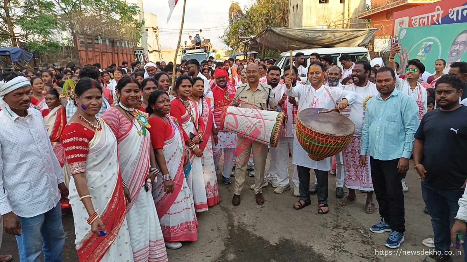 खलारी में सरहुल पर्व पर उमड़ा जनसैलाब पारंपरिक पूजा और भव्य शोभायात्रा ने बढ़ाया उत्साह