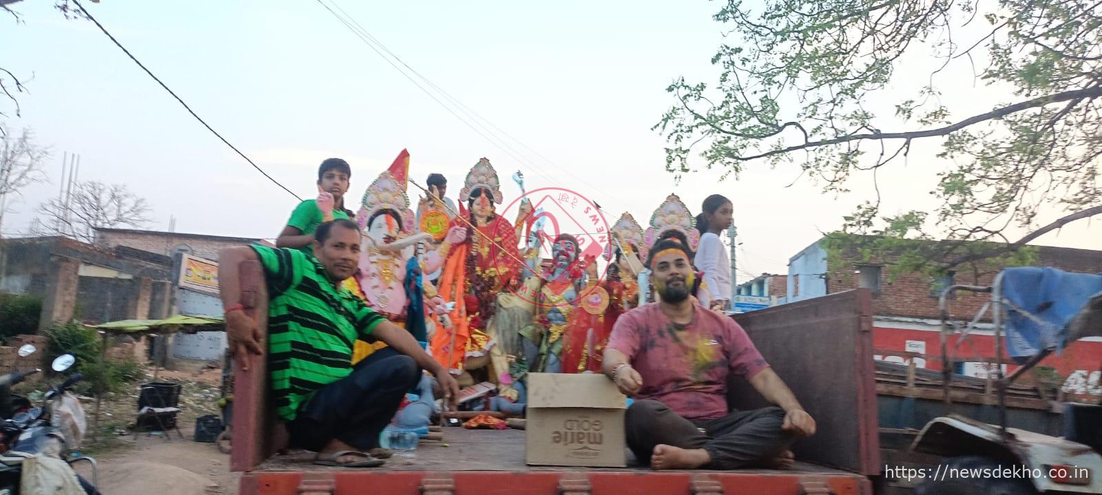 लपरा शिव मंदिर में चैती दुर्गा पूजा का समापन, सिंदूर की होली के बीच माता को भावभीनी विदाई