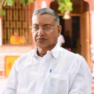केड़ गांव की जर्जर सड़क पर सांसद कालीचरण सिंह सख्त, कालिकरण के लिए विभाग को लिखा पत्र