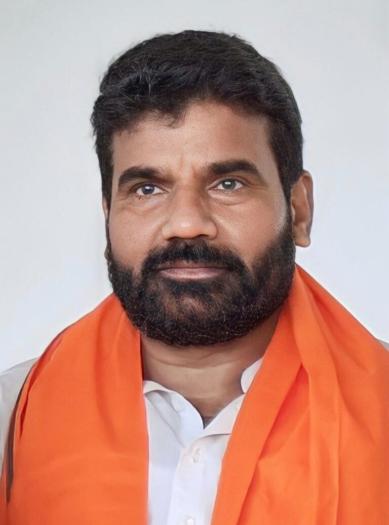 हुसैनाबाद में चाय दुकानदार से रंगदारी के आरोप पर बवाल, पूर्व विधायक ने दी आंदोलन की चेतावनी