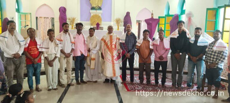 खलारी और मैकलुस्कीगंज में पुण्य बृहस्पतिवार का आयोजन, मसीही श्रद्धालु भक्ति में हुए लीन