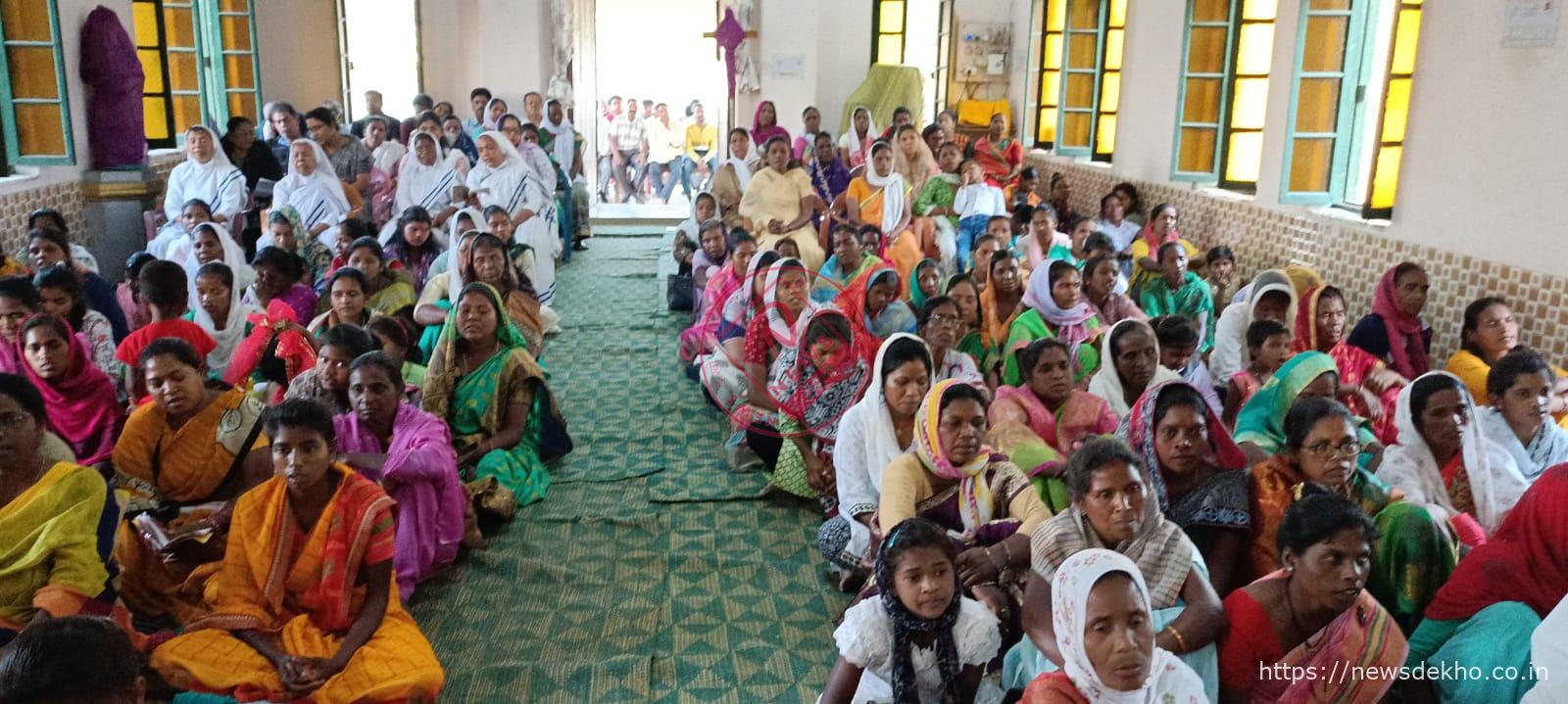 मैकलुस्कीगंज और खलारी में श्रद्धा के साथ मनाया गया गुड फ्राइडे, चर्चों में विशेष प्रार्थना सभा आयोजित