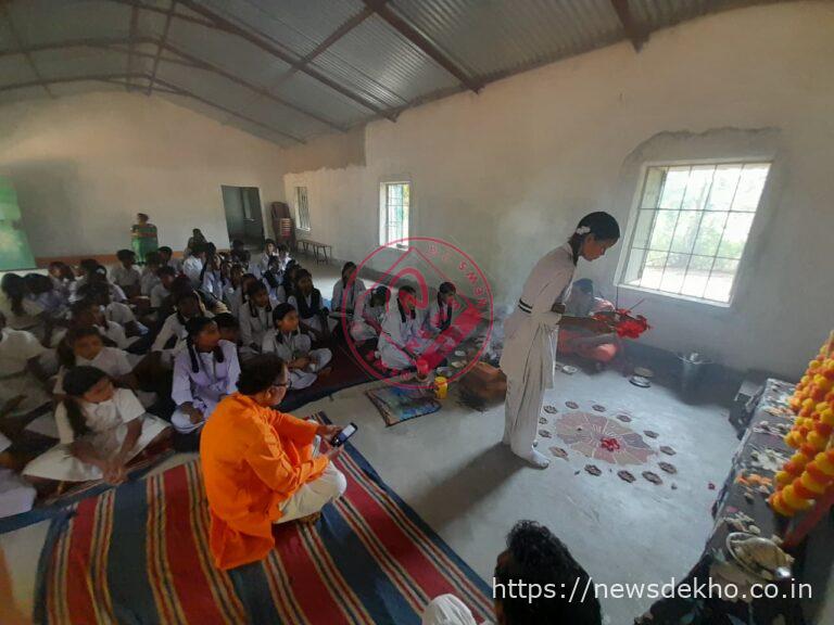 केतुंगाधाम के सरस्वती शिशु विद्या मंदिर में हवन-पूजन के साथ नए सत्र की शुरुआत, संस्कारों का संदेश